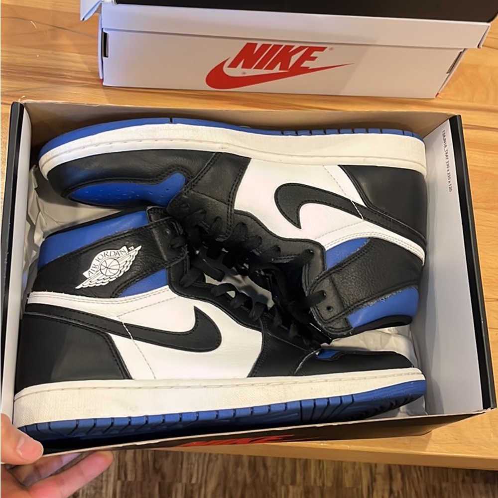 Slightly used Jordan 1s size 11.5. Make an offer